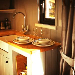 pen-rhos luxury glamping "The Hare Hut"