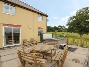 Pheasant Wood - Bettws Disserth