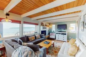 Whidbey Waterfront Happy Place - McKees Beach