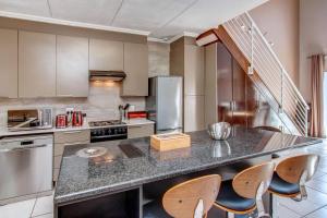 Upmarket Ultra Modern Sandton Apartment