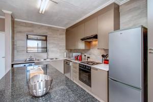 Upmarket Ultra Modern Sandton Apartment