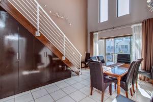 Upmarket Ultra Modern Sandton Apartment