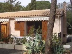 Maisons de vacances Location Villa et Studios Roquebrune-sur-Argens : photos des chambres