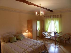 B&B / Chambres d'hotes Aux 3 sapins : photos des chambres