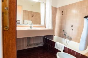 Hotels Hotel du Port : photos des chambres
