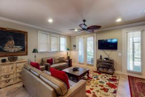 Two Bedroom Apartment  room in Gulf Place Courtyard
