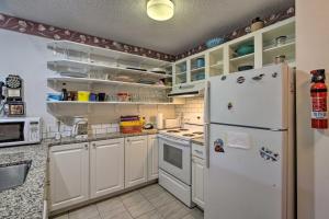 Resort Condo w Lake + Pool ~ 5 Mi to Flume Gorge!