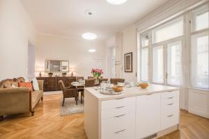 MODERNIZED Unique Huge Central Apartment On 135sqm