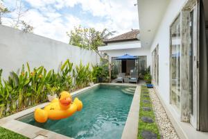 Villa Cathy, Seminyak - Modern 3 Bedroom Pool Villa!