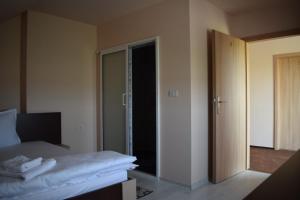 Double Room with Private Bathroom room in Pensiunea La Beny