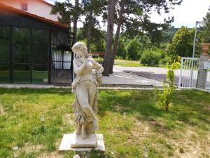 Divača, Vila Srebrna 