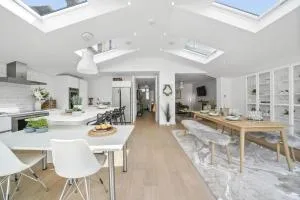 Clarence House-Windsor-Parking-5 bed - Eton