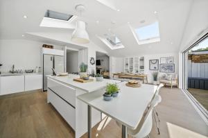 Clarence House-Windsor-Parking-5 bed