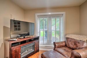 Creekside Home with Patio, Walk to Manitou Incline!