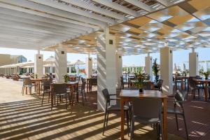 Ilion Beach Hotel
