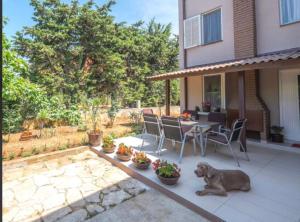 Apartman Andja sea and garden view