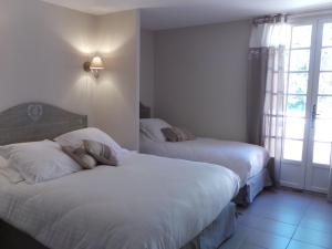 B&B / Chambres d'hotes Chateau Maravenne : photos des chambres