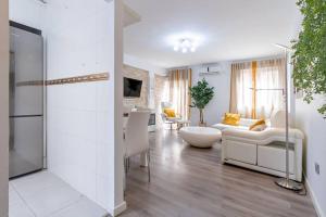 Triana Maestro Deluxe by Valcambre