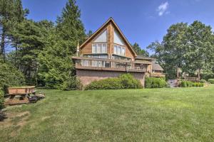 Holiday Home room in Hilltop Gerrardstown Retreat with Multi-Tiered Deck!