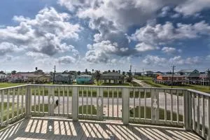 2 Blocks to Gulf Surfside Beach Family Home! - Surfside