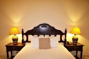 Los Altos Apartments & Studios