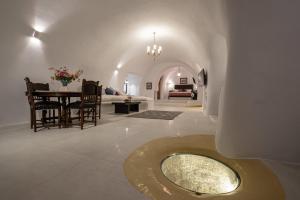 Abelis Canava Luxury Suites Santorini Greece