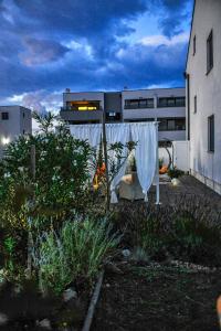 APARTMENT SECRET GARDEN 2