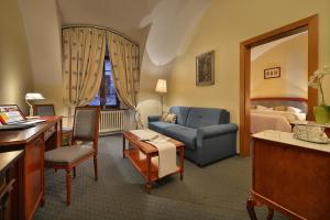 Maxmilian Lifestyle Resort