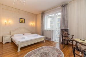 Double Room with Balcony room in Hotel Pid Strihoju