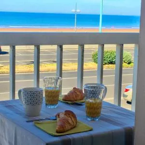 L'esplanade - Plage-des-Demoiselles