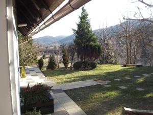 Detached house at 100m distance of the lake surrounded by beautiful nature and with BBQ