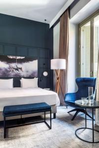 Junior Suite with Balcony and Square View room in Radisson Blu Hotel Madrid Prado
