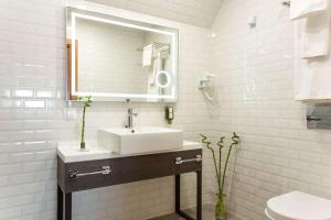 Superior King Room - Non-Smoking room in Best Western Terminus Hotel