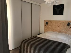 Appartements VAUJANYLOCATIONS - La Fare Apt 12 : photos des chambres