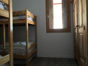 Appartements VAUJANYLOCATIONS - La Fare Apt 12 : photos des chambres