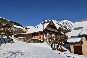 Maisons de vacances VAUJANYLOCATIONS - Chalet Perin : photos des chambres