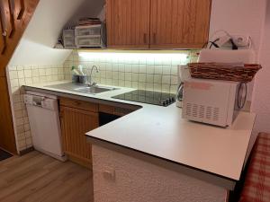 VAUJANYLOCATIONS - Claret II Apt 12