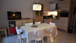 Maisons de vacances VAUJANYLOCATIONS - Domaine du Patre : photos des chambres