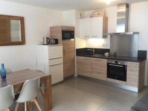 Maisons de vacances VAUJANYLOCATIONS - Domaine du Patre : photos des chambres