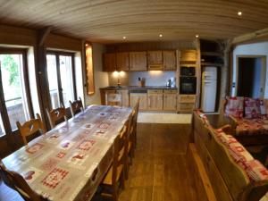 Maisons de vacances VAUJANYLOCATIONS - Le Grenier de Germaine : photos des chambres