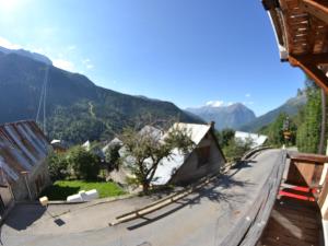 Maisons de vacances VAUJANYLOCATIONS - Le Grenier de Germaine : Chalet 3 Chambres