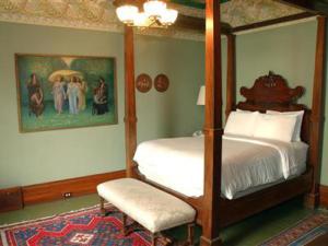Superior Double Room room in Chateau Tivoli Bed and Breakfast