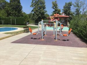 SunnySeasons Apartment with swimming pool view