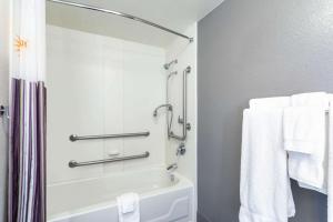 King Room - Disability Access room in La Quinta by Wyndham Denver Boulder - Louisville