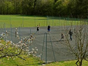 Maisons de vacances Gites Les Closeaux : Chambre Double avec Salle de Bains Privative