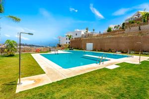 Lets in the Sun Casa Banderas Apartment