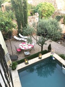 B&B / Chambres d'hotes La Maison Blanche Uzes : photos des chambres