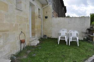 Maisons d'hotes Chambres d'Hotes La Mouline : Cottage - Vue sur Jardin