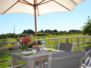 Appartements Gites & Tiny houses Les Hauts de Toulvern : Appartement avec Balcon