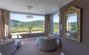 Deluxe Suite with Mountain View room in Plas Maenan Country House